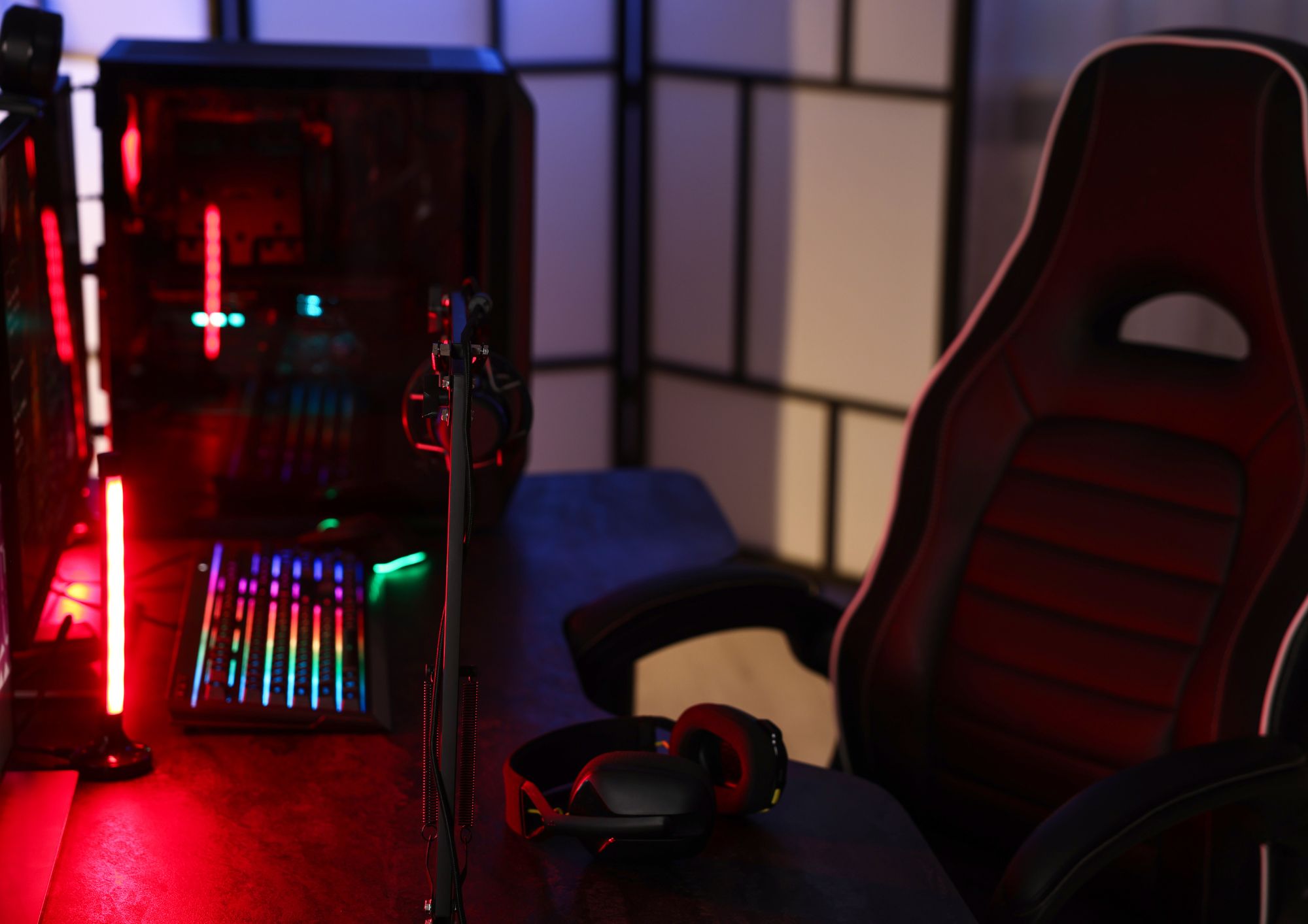 איך לשבת נכון מול מחשב