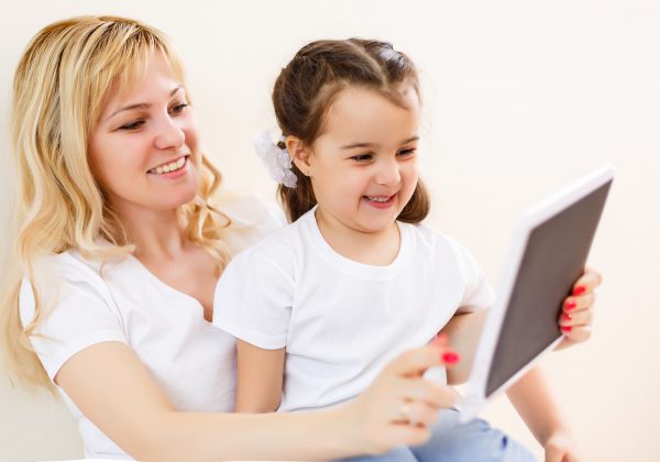 למה חשוב להשקיע בחברת אינטרנט מקצועית ומוגנת בבית עם ילדים?